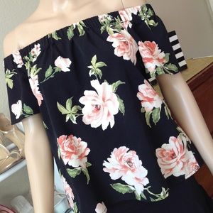 NWOT Off Shoulder Floral Blouse!